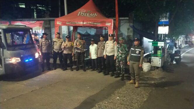 
					Patroli Tiga Pilar Menteng Jaga Jakarta, Perbatasan Kwitang–Kalipasir Dipastikan Aman Kondusif