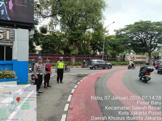 
					Penjagaan Pagi, Polsek Sawah Besar Atur Lalu Lintas Di Sepanjang Jl. Gunung Sahari Utara