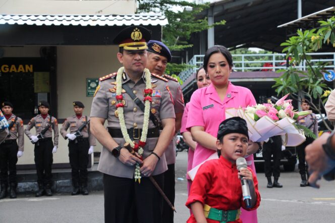 
					Upacara Farewell Parade Kapolres Metro Jakarta Pusat Digelar Khidmat di Mako Polres