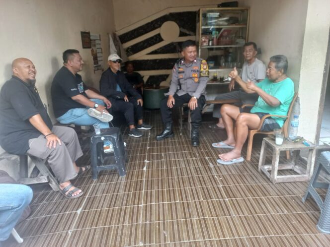 
					Bhabinkamtibmas Kebon Kacang Sampaikan Pesan Kamtibmas kepada Warga RW 05