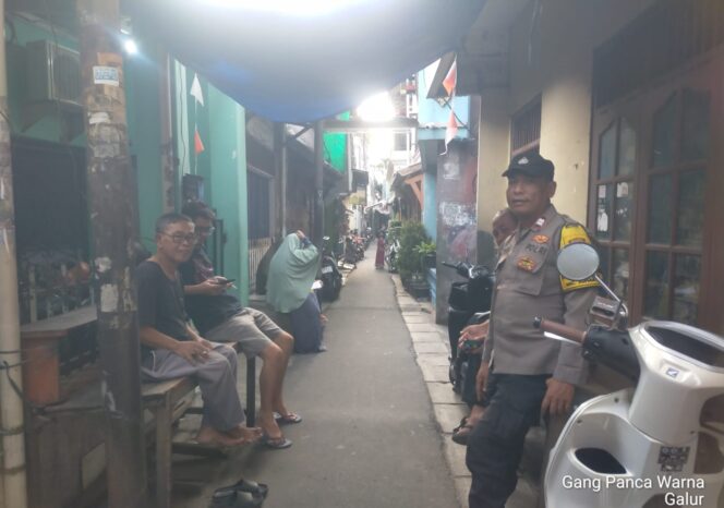 
					Pendekatan Humanis Polisi, Sambang Warga Galur Perkuat Keamanan Lingkungan