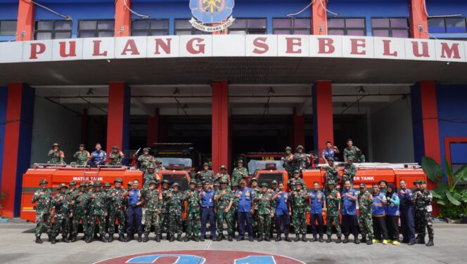 
					Kodim 0502/Jakarta Utara Gelar Latihan Terpadu Pemadam Kebakaran Bersama Sudin Damkar