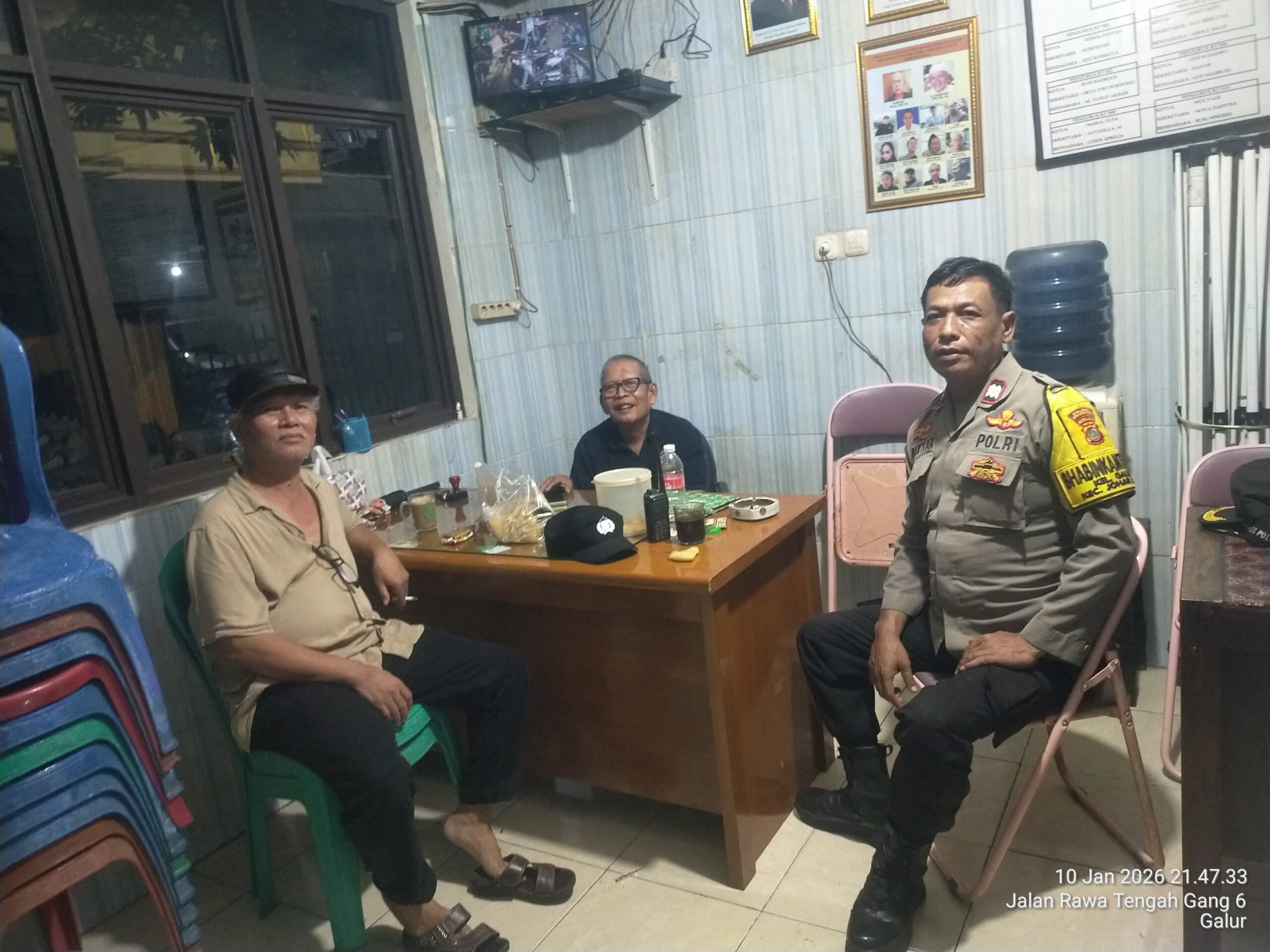 Sambang Pos Kamling, Polisi dan Warga Galur Perkuat Keamanan Lingkungan