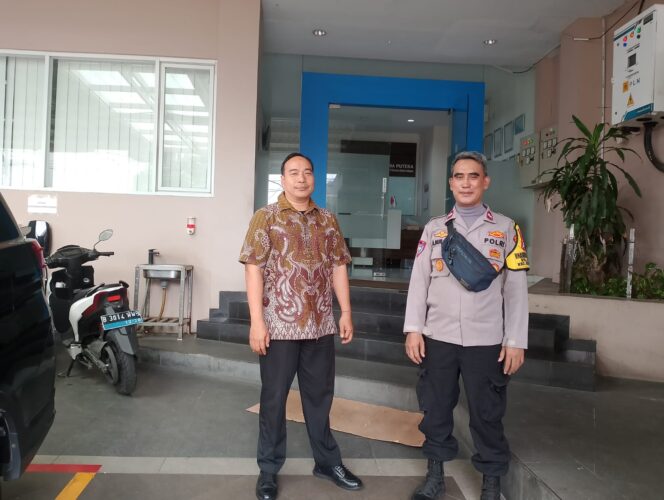 
					Polisi Sambangi Perusahaan di Kartini, Satpam Diberi Arahan Kamtibmas