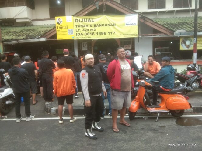 
					Polsek Metro Menteng Kawal Nobar Persija vs Persib di Jalan Jaksa Berjalan Kondusif