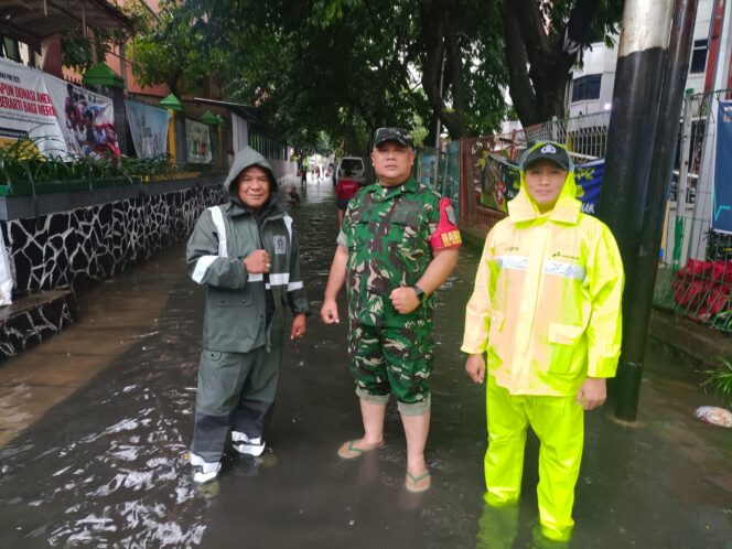 
					Polsek Kemayoran Siaga Lingkungan, Polisi Pantau Titik Rawan Genangan Air