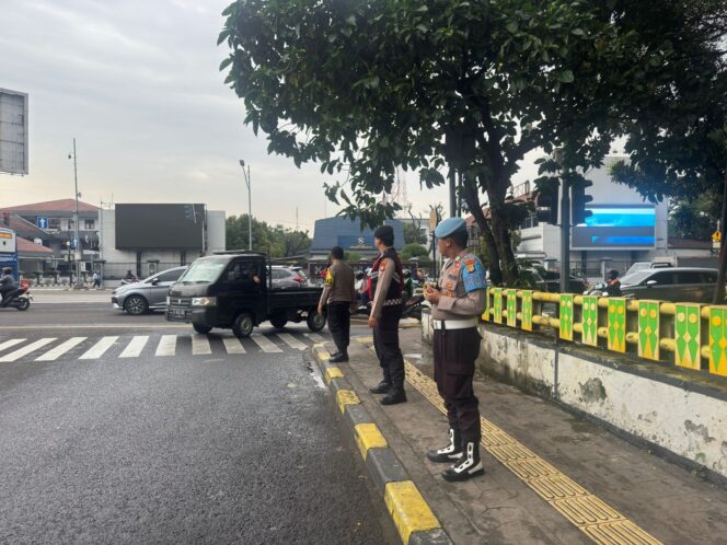 
					Pengaturan Lalulintas ” Sore Hari Di 4 titik Strategis Polsek Sawah Besar