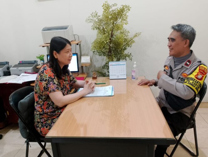 
					Pelayanan Polri Melalui Bhabinkamtibmas Sambangi Korban Penipuan di Kartini