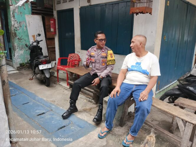 
					Patroli Humanis Masuk Permukiman, Polisi Ajak Warga Kampung Rawa Jaga Lingkungan