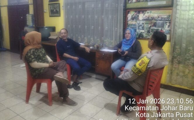 
					Ngobrol Malam Dialog Kamtibmas, Polisi Sambangi Warga RW 09 Johar Baru