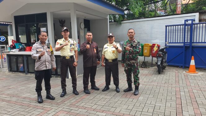 
					Bhabinkamtibmas–Babinsa Apelkan Satpam Pasar Baru, Kamtibmas Diperkuat