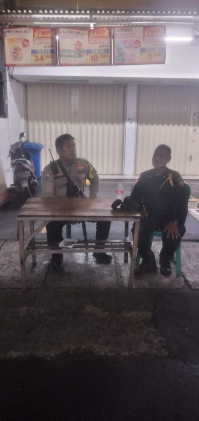 
					Kehadiran Nyata Polri, Sambang Pos Kamling Perkuat Rasa Aman Warga