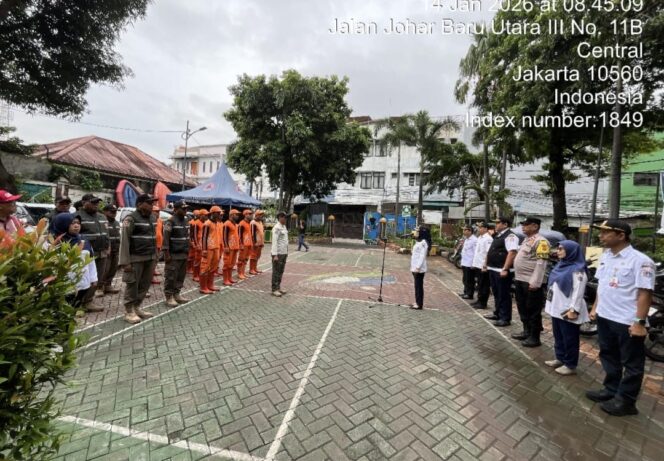 
					Rabu Tertib Polisi dan Tiga Pilar Tertibkan Bangunan di Atas Saluran Air, Johar Baru Dorong Lingkungan Aman dan Bebas Genangan