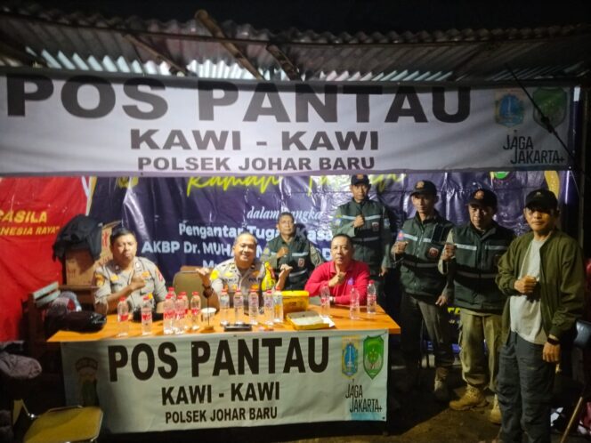 
					Pos Pantau Malam hingga Pagi Hari, Polisi Siaga di Perbatasan Johar Baru–Paseban Jaga Rasa Aman Warga