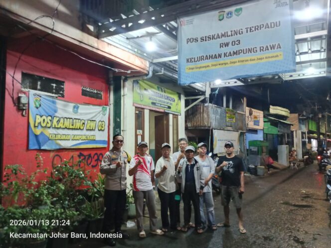 
					Kolaborasi Pengurus Wilayah dan Warga, Bhabinkamtibmas Perkuat Pos Siskamling Kampung Rawa