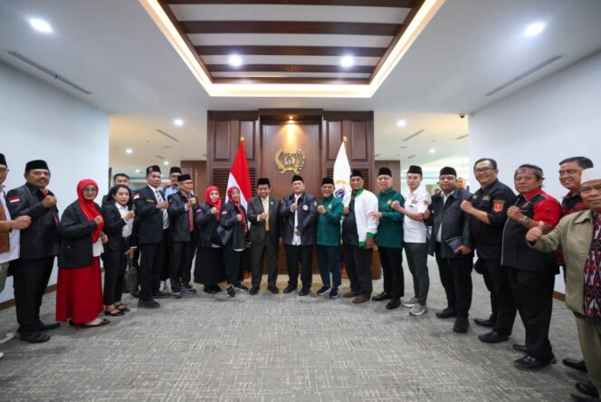 
					FLO Siap Bantu Pemerintah, Sampaikan Program Bantu Masjid dan Beras Murah