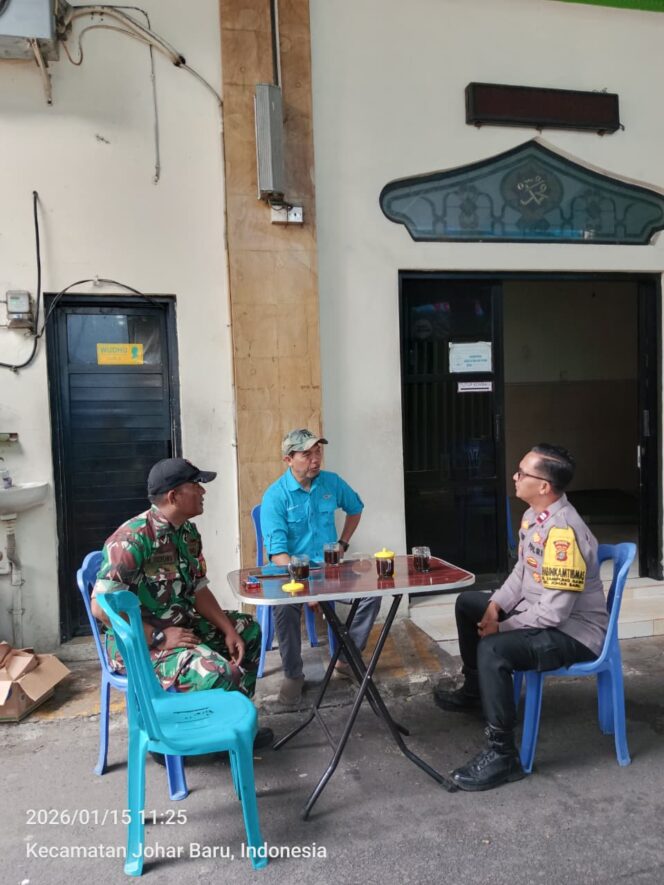 
					Pendekatan Humanis Perkuat Keamanan Lingkungan, Polisi–TNI Sambangi RW 06 Kampung Rawa