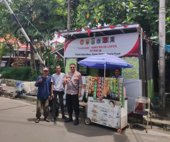 
					Kapolsubsektor Kayu Awet Sambangi Warga, Upaya Preventif Jaga Kondusivitas Johar Baru