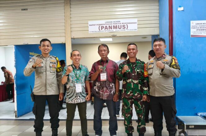 
					Polsek Metro Tanah Abang Berikan Pelayanan Keamanan Rapat Pembentukan Panmus PPPSRS di Thamrin City