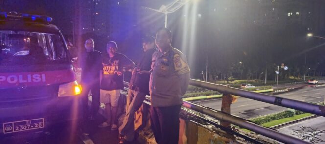 
					Polri Hadir Dini Hari, Strong Point Patroli Jaga Keamanan Kemayoran