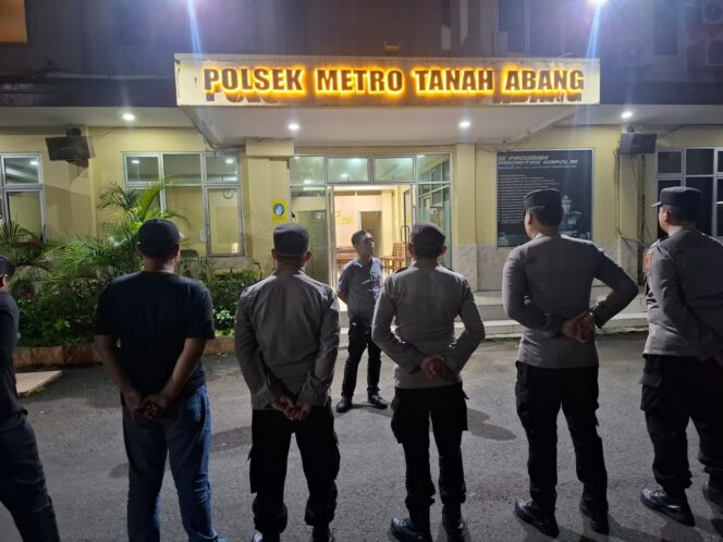 
					Polsek Metro Tanah Abang Intensifkan Patroli Dini Hari, Antisipasi Tawuran dan Kejahatan Jalanan
