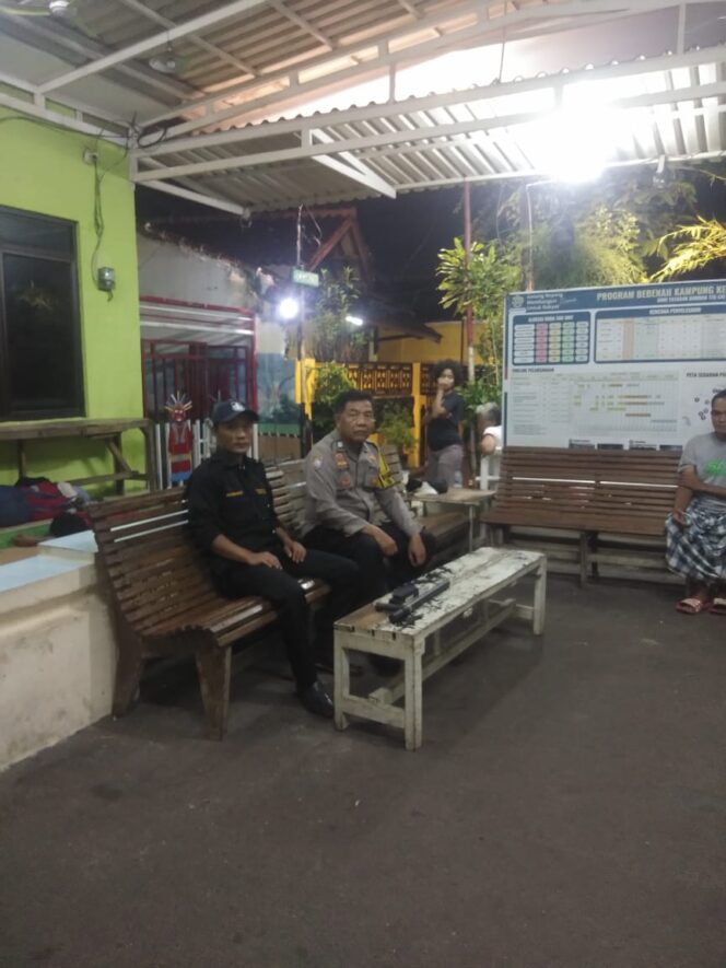 
					Sambangi Pos Kamling RW 012 Tanah Tinggi, Polisi Perkuat Deteksi Dini Kamtibmas