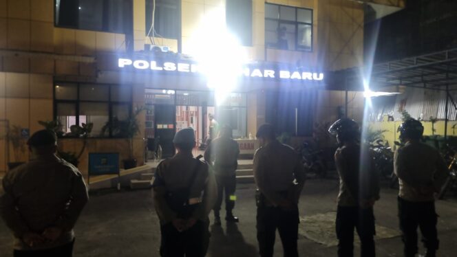 
					Dini Hari, Polisi Johar Baru Gelar Apel dan Patroli Cipta Kondisi Cegah Gesekan Warga