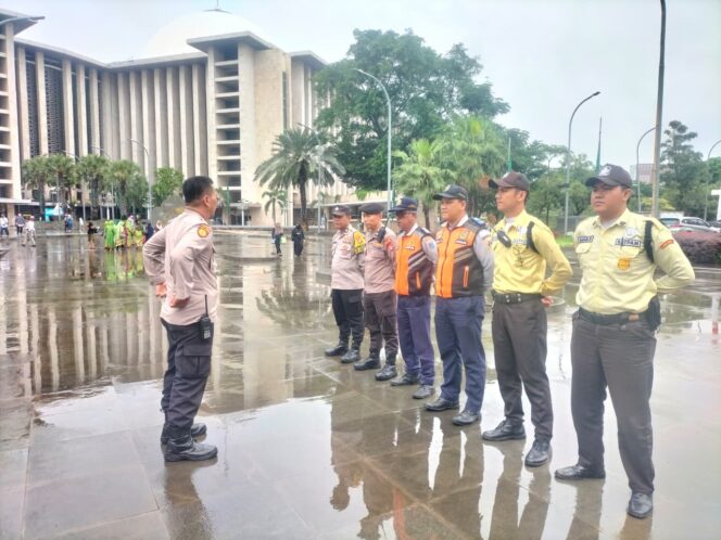 
					Kapolsubsektor Pasar Baru Pimpin Apel Pelayanan Peringatan Isra Mi’raj 1447 di Masjid Istiqlal