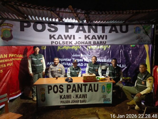 
					Malam Hari di Perbatasan Johar Baru–Paseban, Aparat dan Warga Perkuat Pos Pantau Kawi-Kawi