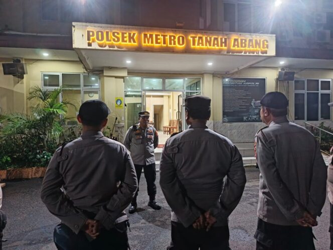 
					Cegah Tawuran, Polsek Metro Tanah Abang Intensifkan Patroli Malam
