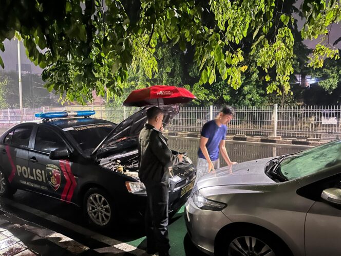 
					Respon Cepat Polsek Metro Tanah Abang Melalui Layanan 110 terhadap Kendaraan Mogok