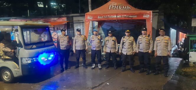 
					Usai Hujan, Patroli Cipkon Menteng Siaga Antisipasi Banjir dan Pohon Tumbang