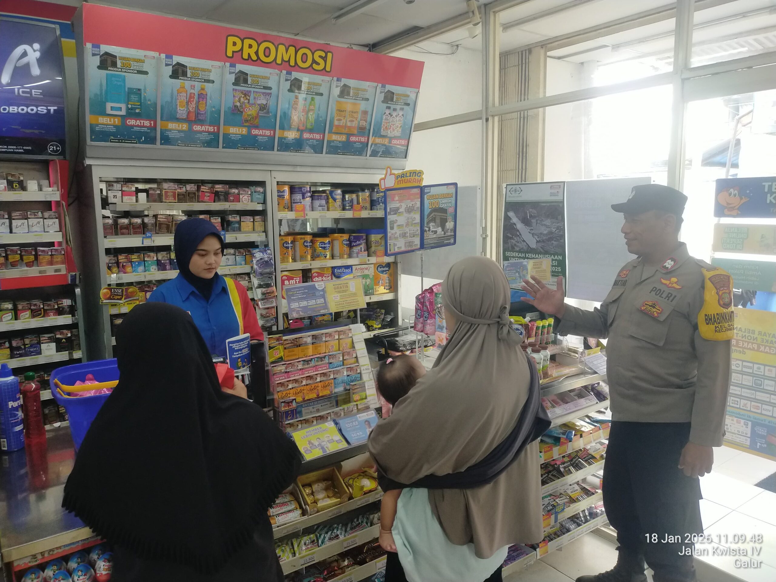 Imbauan Karyawan dan Pembeli, Polisi Sambangi Indomaret Galur untuk Perkuat Kamtibmas