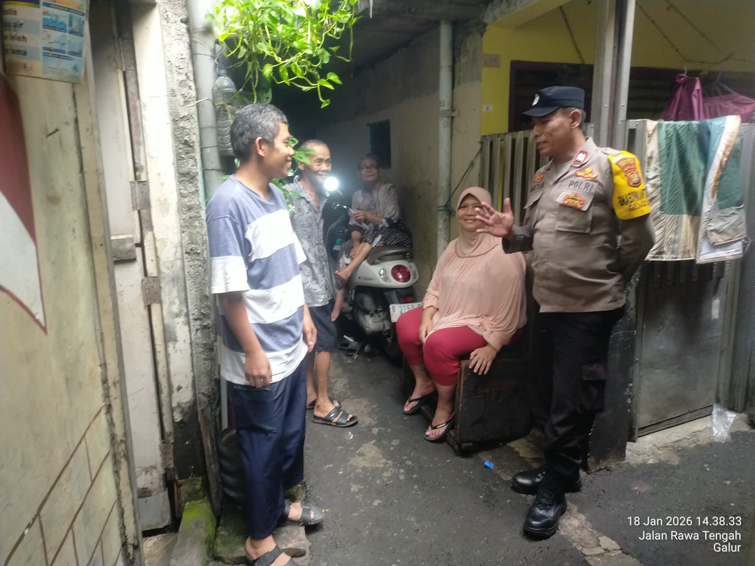Sambang Tokoh Masyarakat RW 06 Galur, Polisi Perkuat Cooling System Warga