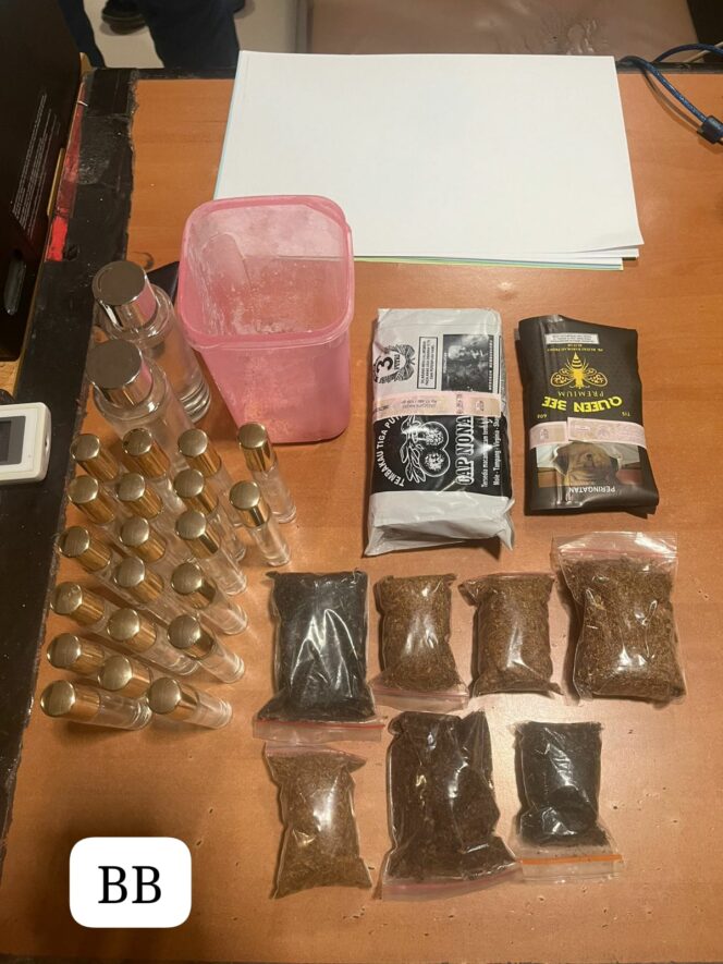 
					Polda Metro Bongkar Clandestine Lab Tembakau Sintetis di Jaksel, Potensi Menghasilkan Tembakau Sintetis Senilai 2 Miliar Rupiah