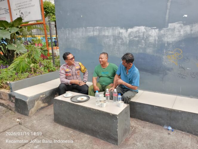 
					Cooling System dan Imbauan Kamtibmas, Polisi Sambangi Sekretariat RW 02 Kampung Rawa