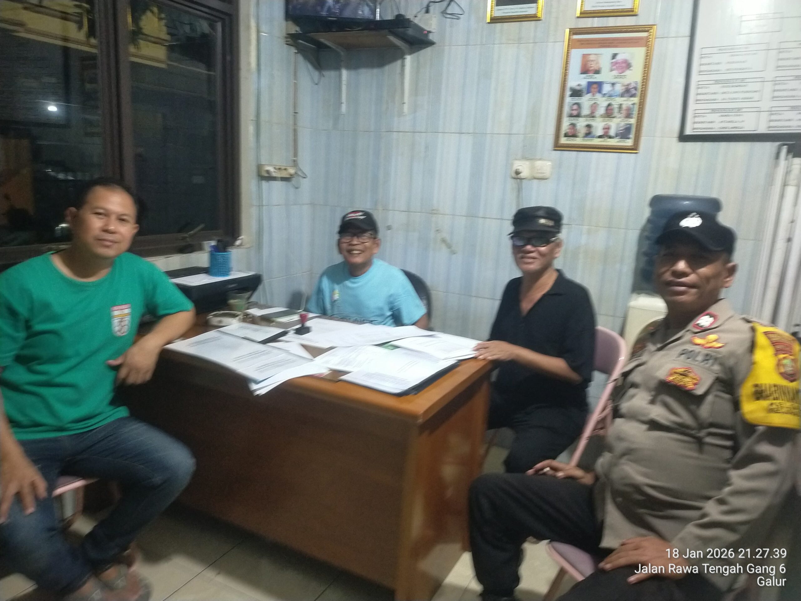 Bhabinkamtibmas Sambangi Pos Kamling RW 06 Galur, Perkuat Cooling System Jelang Tengah Malam