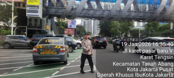 
					Personel Polsek Metro Tanah Abang Hadir di Jam Sibuk Sore, Arus Lalin Karet Tengsin Terkendali