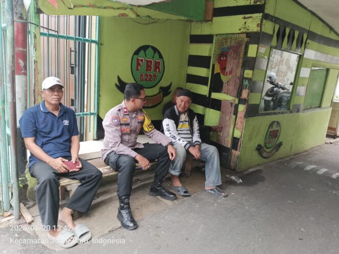 
					Cooling System, Patroli dan Pembinaan Ormas di Kampung Rawa, Polisi Ajak Jaga Kamtibmas Bersama