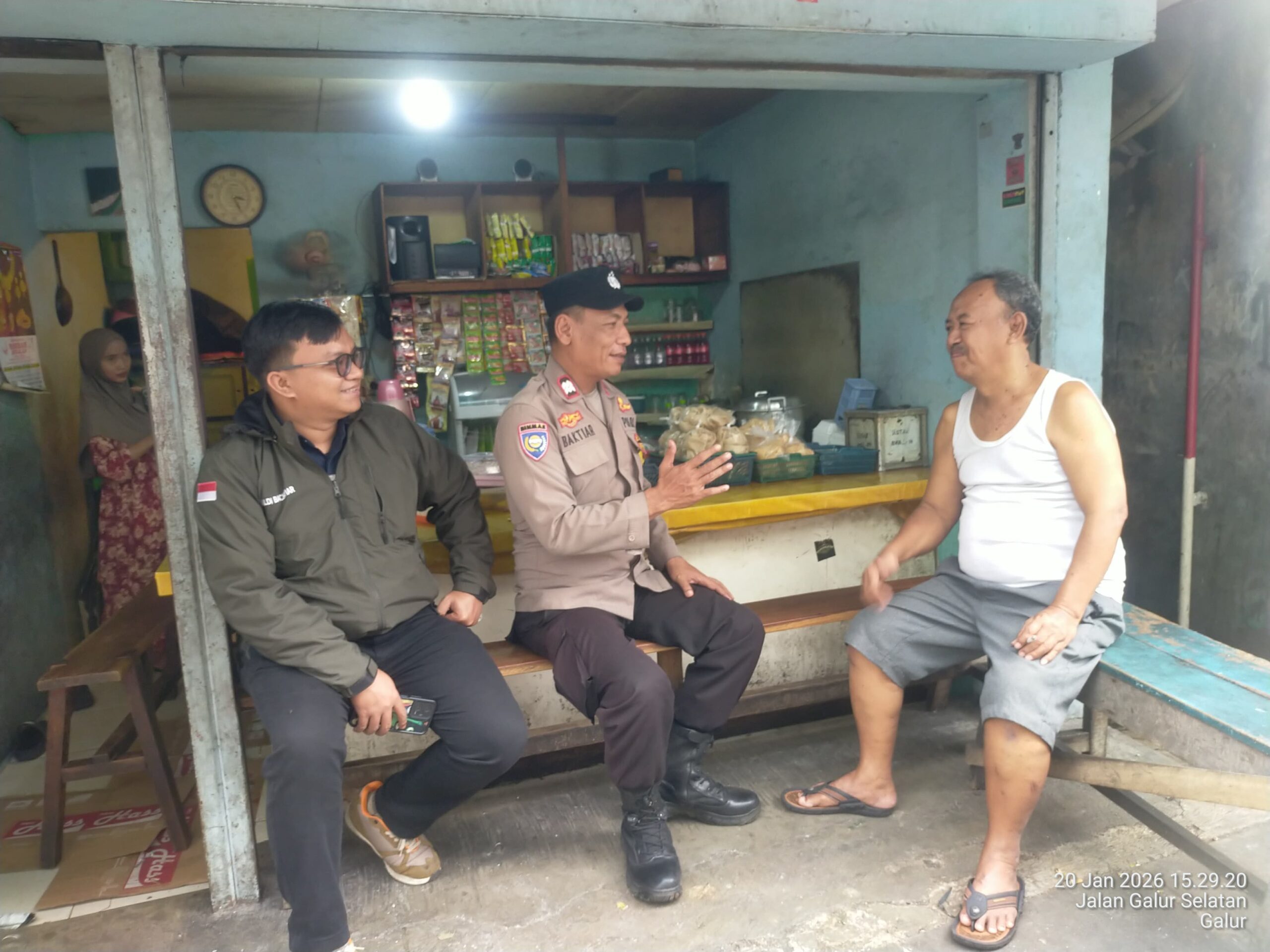 Polisi Sambangi Tokoh Masyarakat RW 01 Galur, Perkuat Deteksi Dini Gangguan Kamtibmas