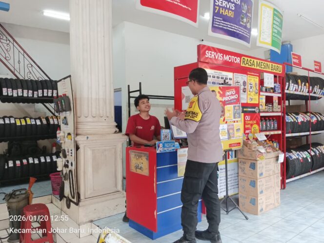 
					Bangun Rasa Aman, Bhabinkamtibmas Lakukan Patroli dan Sambang Pelaku Usaha di Kampung Rawa