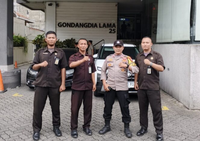 
					Bhabinkamtibmas Cikini, Perkuat Keamanan Kantor Gondangdia Lama