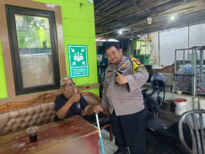 
					Perkuat Kemitraan, Bhabinkamtibmas Petamburan Sambang Tokoh Masyarakat Rw 06