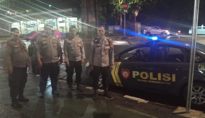 
					Patroli Dini Hari, Polsek Cempaka Putih Jaga Wilayah Tetap Aman dan Kondusif