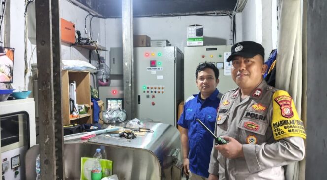 
					Bhabinkamtibmas Gondangdia Pantau Pompa Air Thamrin, Perbaikan Terus Dimaksimalkan