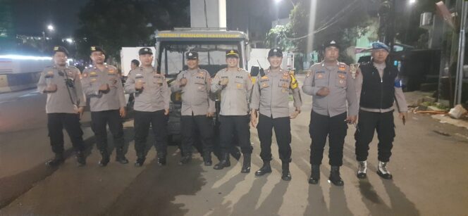 
					Perbatasan Menteng Manggarai Diperketat, Patroli Gabungan Intensifkan Patroli Malam