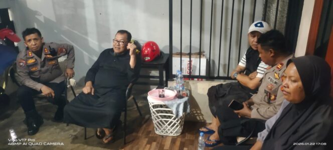 
					Kasat Binmas Polres Metro Jakarta Pusat Sambangi Kediaman Korban Tawuran