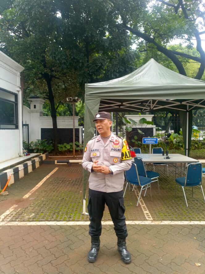 
					Apel Pelayanan Rencana Unjuk Rasa di Kemenag, Polsek Sawah Besar Siagakan 15 Personel