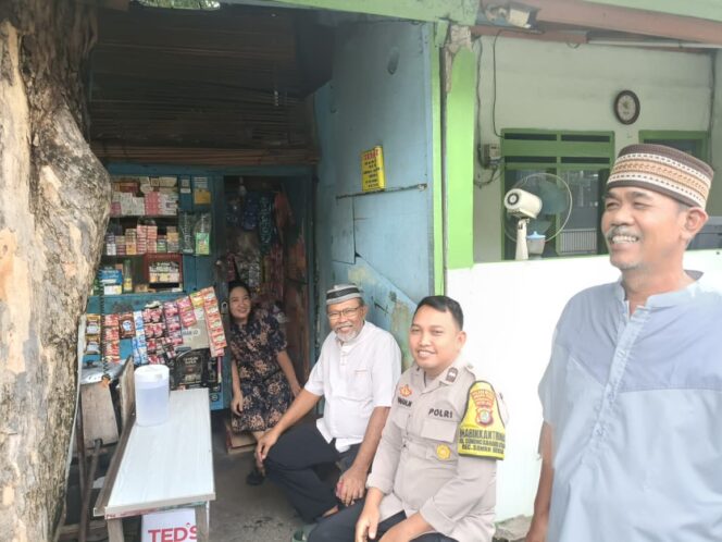 
					Sambang Bhabinkamtibmas Pantau Lingkungan Gunung Sahari Utara Usai Hujan
