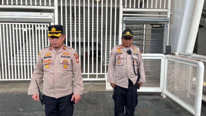 
					Kapolsek Kemayoran Pimpin Apel, Polri Profesional Kawal Pertandingan Sepak Bola di GBK